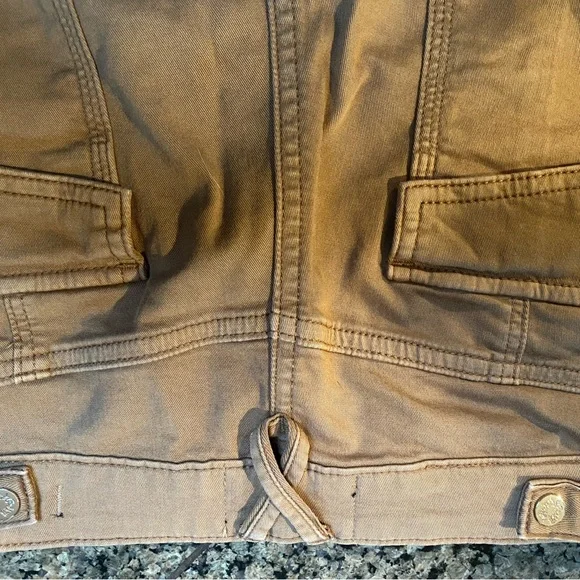 White House black market. Women’s mid rise straight crop pants. Brown/tan - Picture 3 of 8